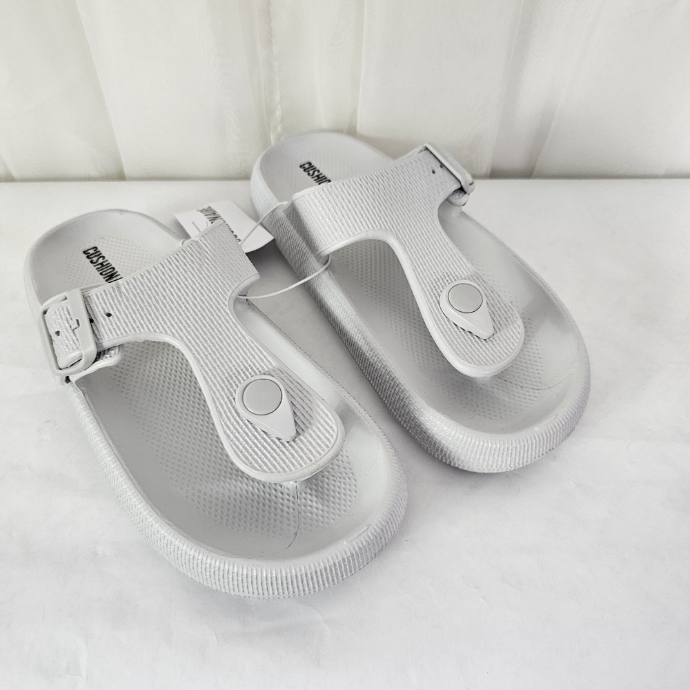 Cushionaire Flo Cloud Thong Sandal Light Gray Size 9 NWT